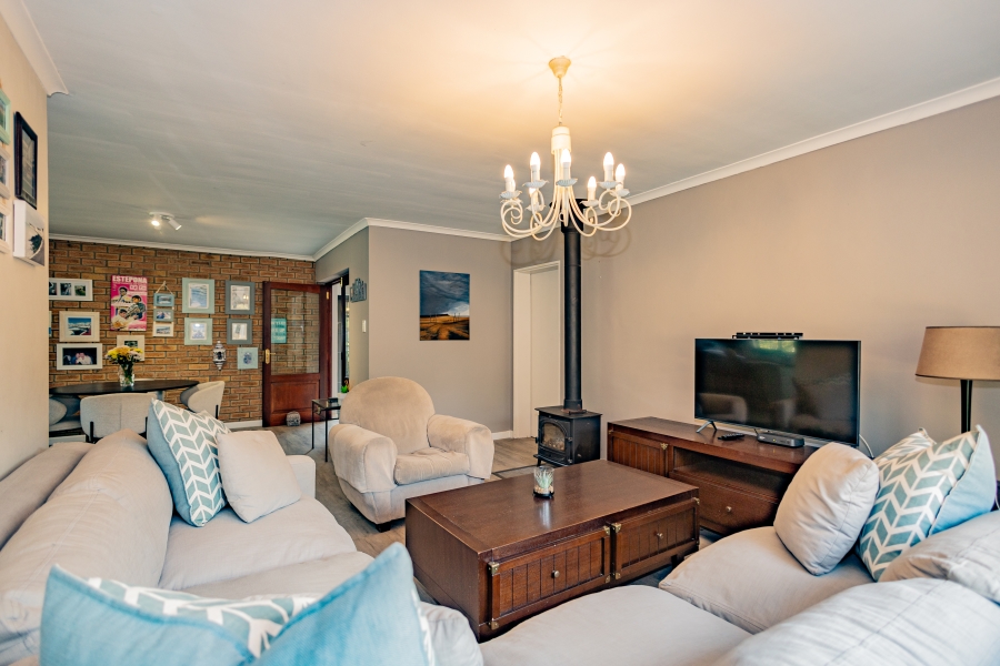 4 Bedroom Property for Sale in Kenridge Heights Western Cape